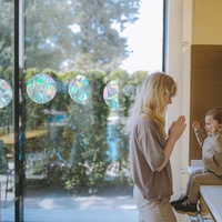 Sun Catcher naklejki ścienne Rainbow lusterko okienne naklejki okno dekoracyjne do sypialni naklejka na wystrój domu twórca tęczy 5